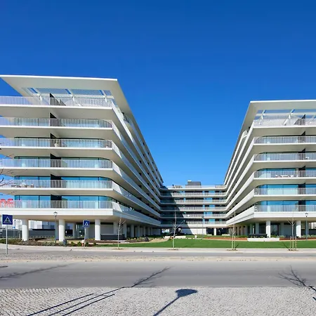 Appartamento Vista Tejo com Piscina, Garagem, Ferry até Lisboa *
