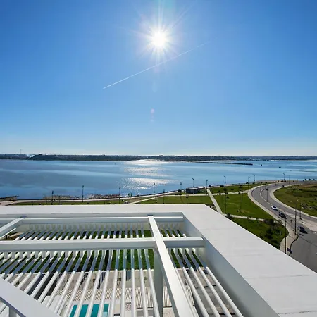 Vista Tejo com Piscina, Garagem, Ferry até Lisboa *