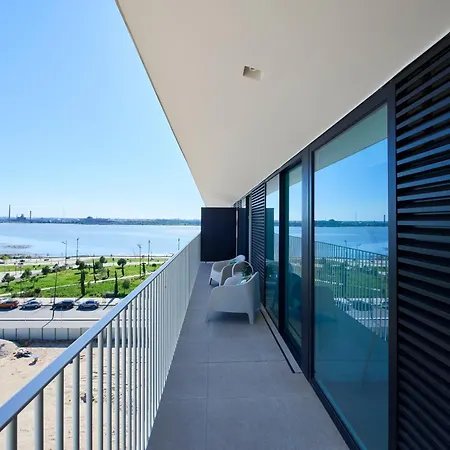 Vista Tejo com Piscina, Garagem, Ferry até Lisboa Barreiro (Setubal)