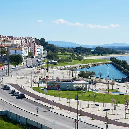 Vista Tejo com Piscina, Garagem, Ferry até Lisboa Appartamento Barreiro (Setubal)