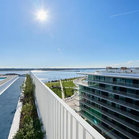 Appartamento Vista Tejo com Piscina, Garagem, Ferry até Lisboa *